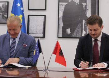 Cakaj firmos me Pacollin, ambasada të përbashkëta në botë