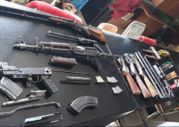 Zbulohet pronari i magazinës së armëve në Elbasan