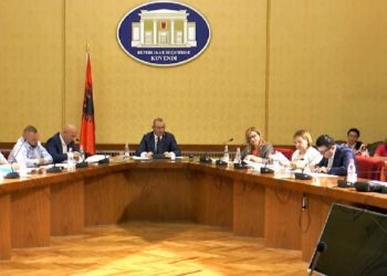 Komisionit hetimor për Metën/ Klotilda Bushka zgjidhjet sekretare