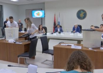 Hapen kutitë/ KQZ rikonfirmon rezultatin e votave në Bashkinë e Lezhës
