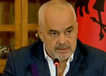 Rama pyet drejtuesit e Tatimeve: Kush mban përgjegjësi për 15 mijë kasat joraportuese në biznese?