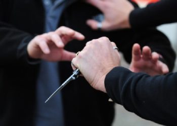 Plas sherri në lokal, plagoset 50-vjeçari nga Kolonja
