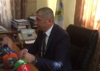 Kryebashkiaku i ri i Devollit hyn në zyrë: Nuk do të largoj asnjë demokrat nga puna