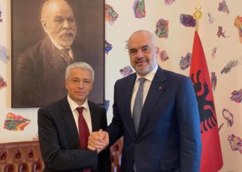 Rama urdhëron Lleshajn: Asnjë automjet i vjedhur nuk duhet të qarkullojë në Shqipëri