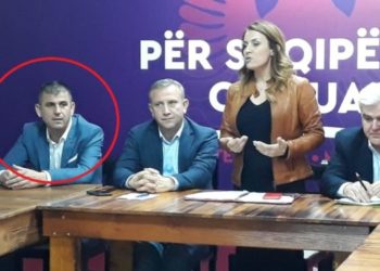 PS dorëzon në Gjykatë kërkesën për njohjen e mandatit të Agim Kajmakut në Vorë