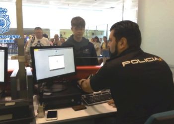 Zbulohet skema e ikjes/ Ja si shqiptarët shfrytëzojnë Spanjën për Britani të Madhe