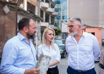 Mazniku: Hapësira e Teatrit Kombëtar nuk preket