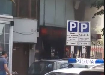 FOTO/ Tronditet zona e ish-Bllokut, shpërthim pranë një pike karburanti