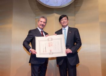 Z. Ahmet Çalık dekorohet me Urdhrin e Lindjes së Diellit të Japonisë