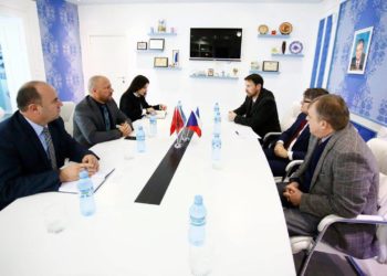 FOTO/ Kjo është zyra që Xhelal Mziu thotë se s’do e lëshojë