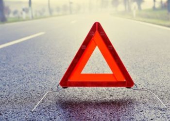 Aksident i rëndë në Fier, përplaset makina e policisë, plagoset efektivi