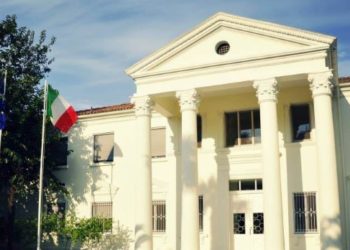 Ambasada italiane thirrje të fortë para protestës së opozitës