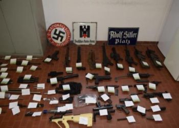 FOTO/ Megaoperacioni i policisë italiane ndaj grupeve separatiste, sekuestrohen armë lufte dhe raketa tokë-ajër