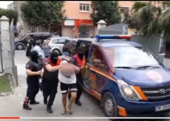 VIDEO/ Arrestohet 49-vjeçari në Durrës, ishte dënuar me burgim të përjetshëm për vrasje në vitin 1999