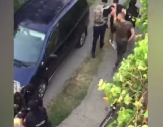 VIDEO/ Nuk lejoi hapjen e qendravë të votimit, arrestohet i riu në Shkodër