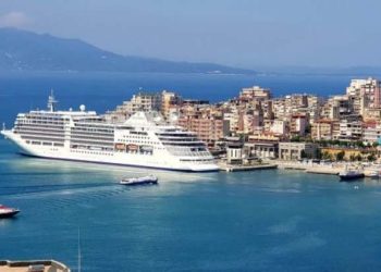 Biznesi i kroçerave po lulëzon prej turistëve kinezë