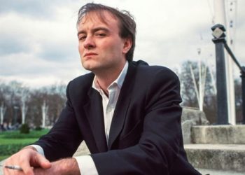 Profil / Kush është Cummings, “karrieristi i çmendur” i Downing Street