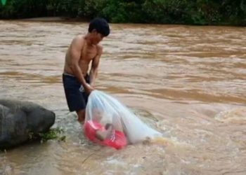 Vietnam/Sakrifica për t’u shkolluar e pasuruar bëhet duke kaluar lumin…