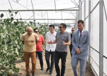 Çuçi mesazh fermerëve: Ulim taksat dhe subvencionojmë plastmasin e serave
