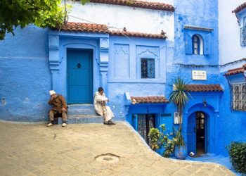 Turistët dhe fotografët drejt “Perlës Blu” të Marokut