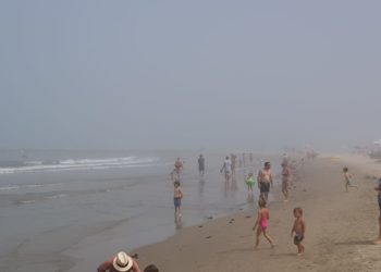 FOTO/ Mjegulla mbulon bregdetin e Durrësit