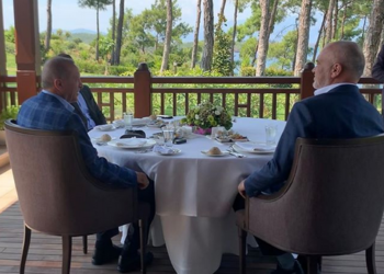 Rama drekon me Erdoganin në vendin e veçantë të Turqisë