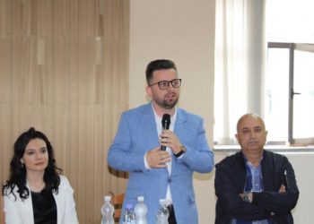“Vota për Erionin bombë”, Spiropali: Pjesëmarrje molotov në Kolonjë