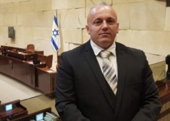 Familja e presidentit të vetë-shpallur të ‘Republikës Çame’  hap dyert e mortit
