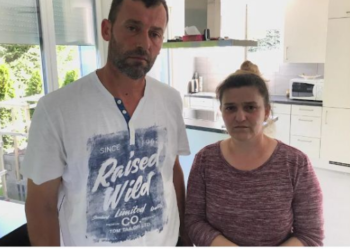 Prokuroria akuza të rënda prindërve që iu mbyt djali në lumë, 43-vjeçarja në lot: Isha nënë e mirë