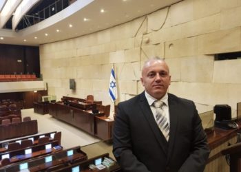 Mediat holandeze: “Presidenti” i Çamërisë kishte miliona euro borxhe