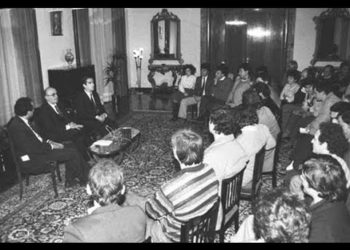 “Ilir floriri”/ Gjinushi “shpërthen” ndaj Metës: Më njeh mirë se kush jam, shkova në autobus me studentët para takimit me Ramizin