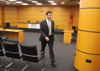 Gara për SPAK/ Prokurori Dibra letër KLP-së: Më caktoni një datë tjetër