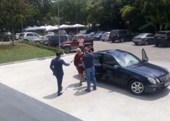 Një ditë pas protestës së opozitës, Glover e ODIHR i shkon në zyrë Bashës