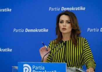 FOTOT: Grida Duma ndryshon pamje, pak para protestës