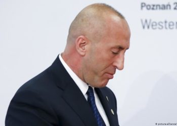 Hagë/Udhëtimi ters i Haradinajt, i shtyhet fluturimi, niset me avionin privat të Pacollit