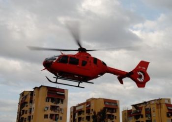 Dy turistë aksidentohen në Sarandë, sillen në Tiranë me helikopter