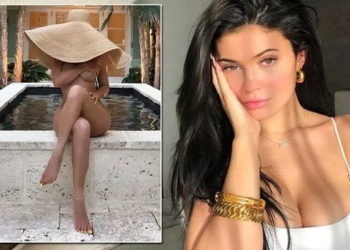 FOTO më seksi e verës, Kylie Jenner çmend rrjetin teksa pozon nudo