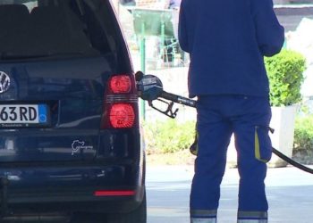 Koncesioni i pompave, “Financat”: Kontrata e detyron kompaninë të mbajë tarifën që paguhet sot