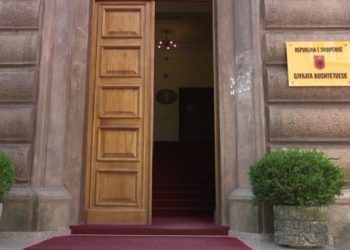 Lista e plotë e kandidatëve që u përjashtuan nga gara për t’u bërë pjesë e Kushtetueses