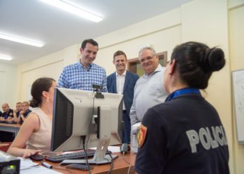 Karta e Studentit/ Veliaj: Mbi 20 mijë copë janë shpërndarë në gjithë Tiranën