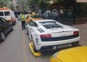 “Nga xhami i Lambo”/ Bashkia bllokon super makinën, Veliaj: Ta kesh me jetë, parko si në Gjermani