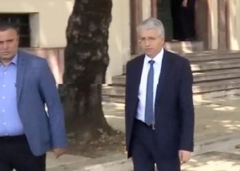 Lleshaj mbledh në zyrë Ardi Veliun dhe drejtues të tjerë të policisë