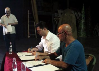 Marrëveshja e Bashës për Teatrin/ Paralajmëron aktori: “Do t’ia fus gishtin në sy” nëse tallet me teatrin