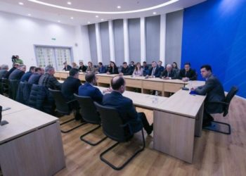 Pas vendimit për protesta, Basha mbledh në selinë blu strukturat më të larta të PD-së