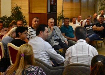 PD s’ka pushime, Basha nis turin e takimeve në qytete