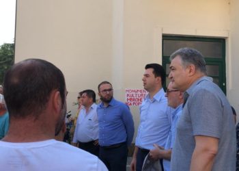 Çështja e Teatrit kthehet në “luftë” politike, PD-LSI ndajnë turnet e militantëve për të protestuar