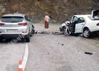 Librazhd/ Aksidentohet makina e ambasadës ruse, tre të plagosur