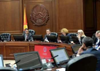 Maqedonia e Veriut miraton pr/ligjin për zbatimin e gjuhëve: Gjobë 5 mijë euro kush nuk flet shqip