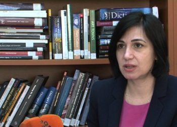 Lirohet nga detyra drejtoresha e Bibliotekës Kombëtare