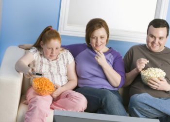 Studiuesit britanikë: Obeziteti më i rrezikshëm sesa duhanpirja